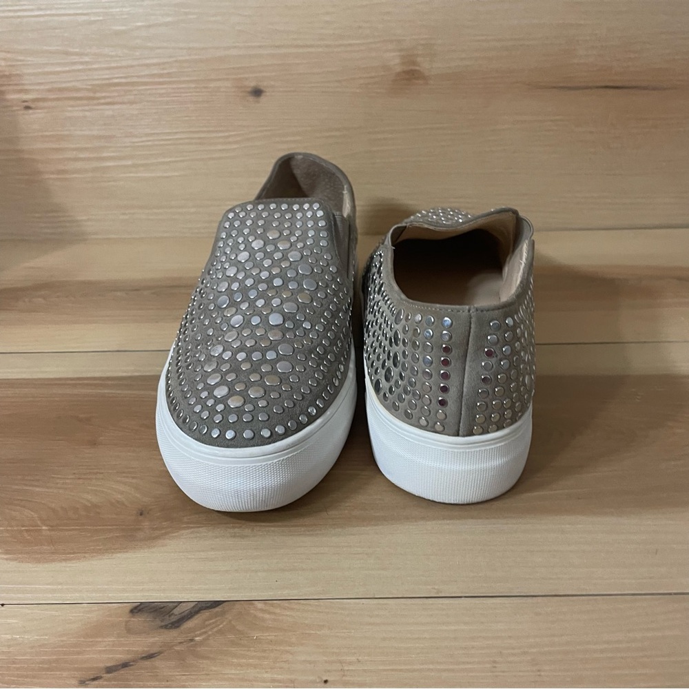 Vince Camuto Kindra Slip-On Sneakers Women’s 8M Beige Studded Flats Casual - Picture 7 of 14